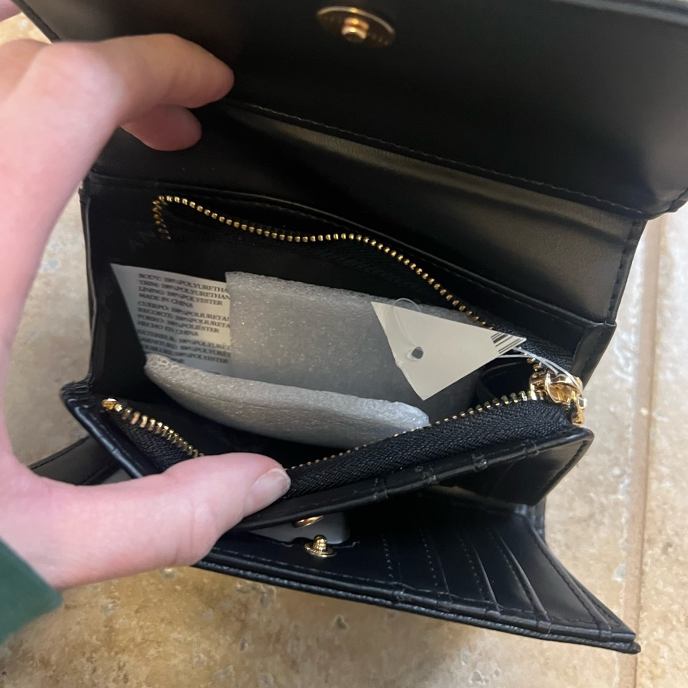 Ann Klein wallet - Picture 5 of 8